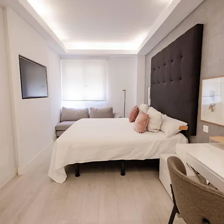 Deluxe Canteras Center *